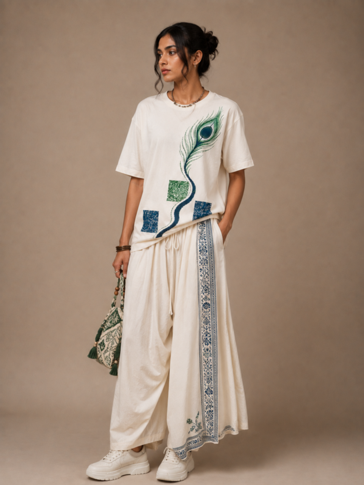 RaaS Oversized Tee - White - Women - view 1