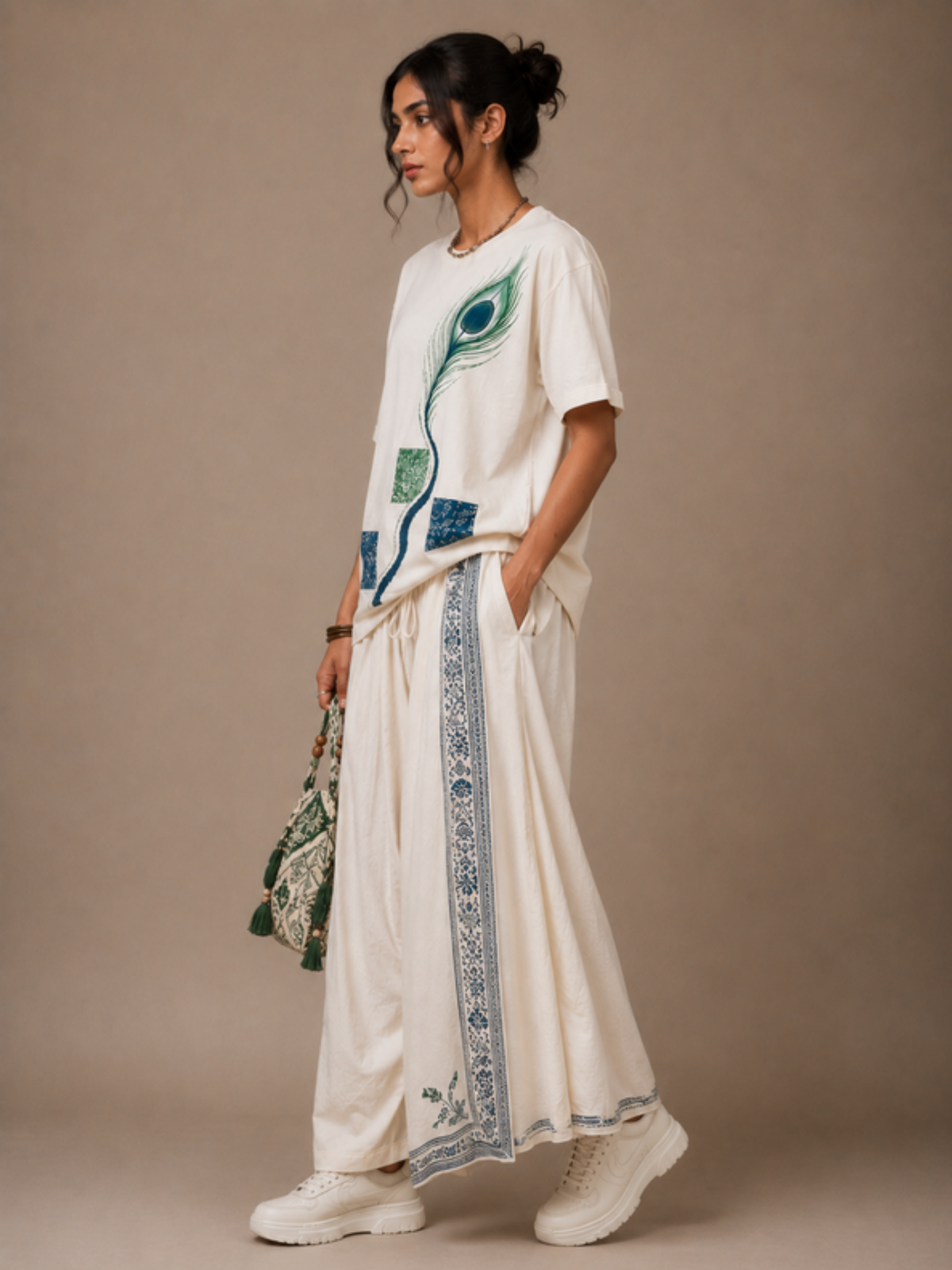 RaaS Oversized Tee - White - Women - view 4